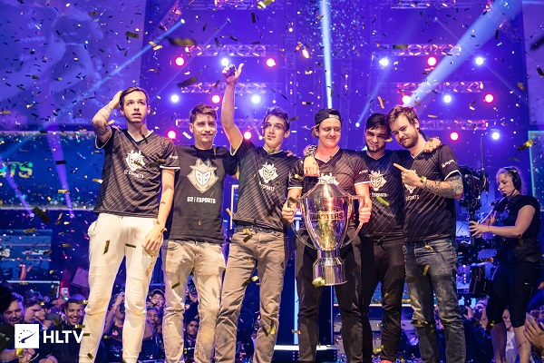 中扮演着至 中扮演着至