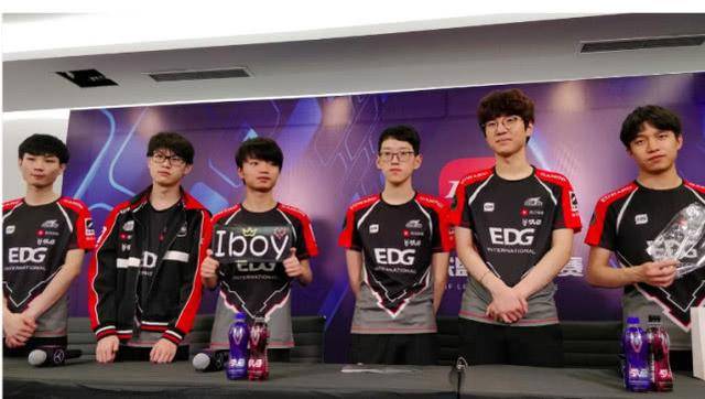 探索其中的 探索其中的